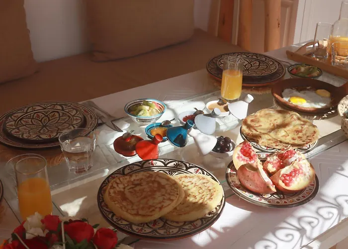 Riad El Charsa, Logement Entier 4 A 6 Personnes, Proche Jemaa El Fna, Rooftop Et Bassin Chauffe