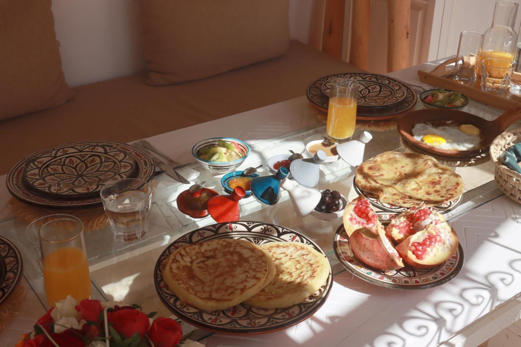 El Charsa, Entier 4 A 6 Personnes, Proche Jemaa El Fna, Rooftop Et Bassin Chauffe *